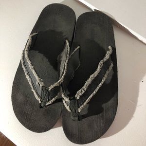 Wembley Fringe Flip Flops